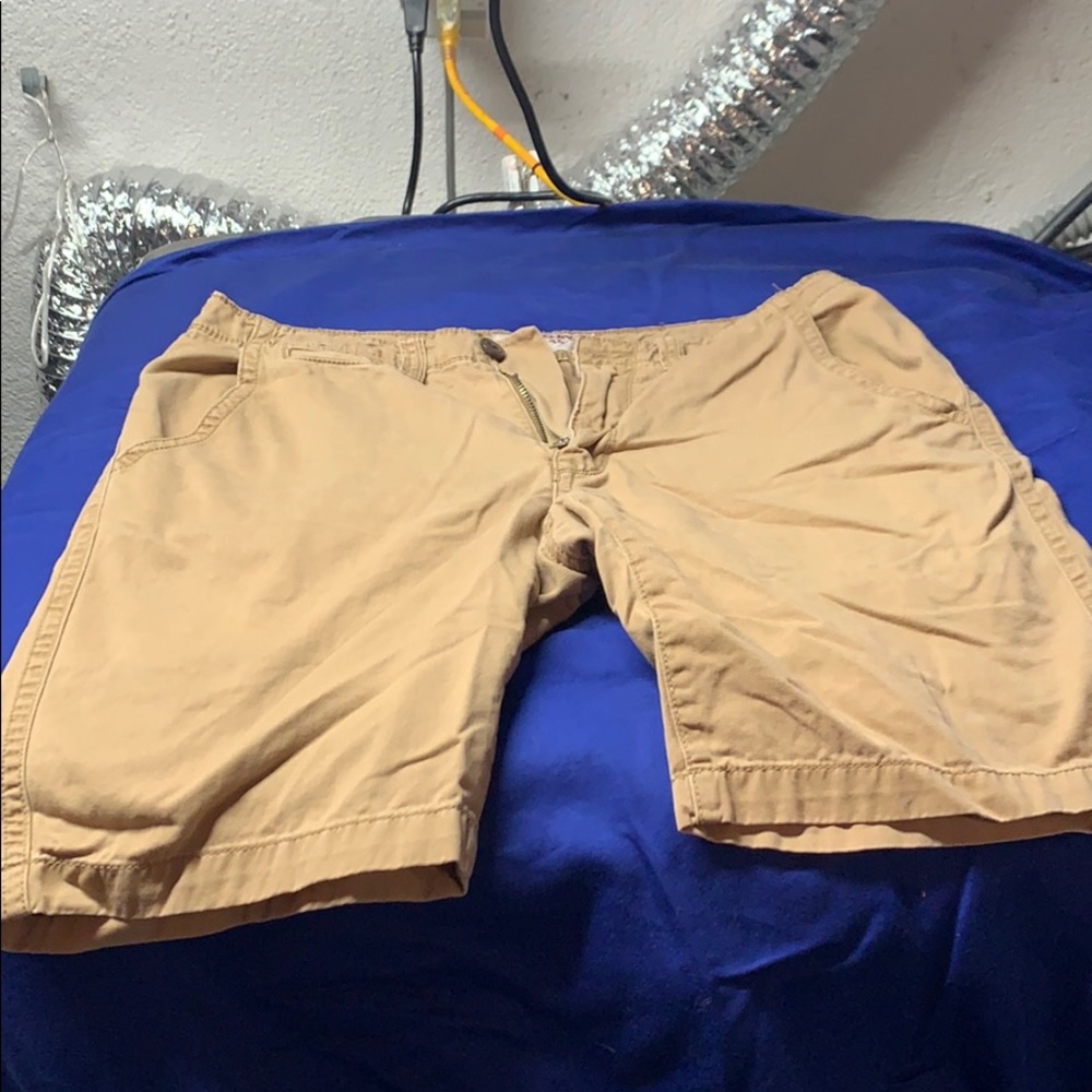 Brown Arizona men’s size 31 shorts